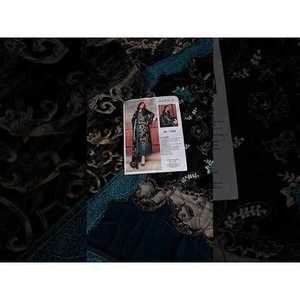 Maria.B. Traje de Terciopelo Bordado de 3 Piezas Sin Costuras Winter Luxe para Mujer, Modelo DL-1208-TC-1385 - Product Image 2