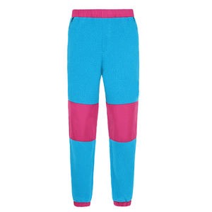 Pantalones de chándal deportivos de algodón con logotipo de fabricación personalizada y características a prueba de viento tela de estilo informal hecha en Pakistán - Product Image 2