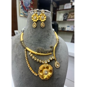 Conjunto de flores doradas, collar de pétalos reales, conjunto de joyas con abalorio Floral, conjunto de collar dorado brillante para mujeres y niñas para compromiso de boda - Product Image 1