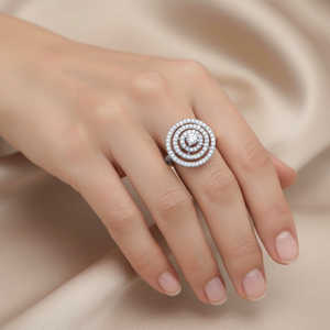 Anillo Halo de Plata de Ley 925 con Circonita Cúbica, Certificado BIS, Opciones de Baño de Rodio, Oro Rosa y Oro Amarillo, Talla 7, Peso en gm - Product Image 1