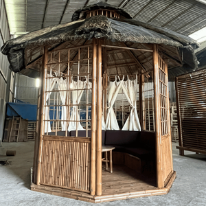 Pérgola/Gazebo Ecológica de Bambú con Techos de Tejado, Hecha a Mano en Vietnam - Product Image 1