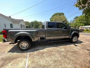 Promotion exceptionnelle 2023 Ford F-450 Super Duty Lariat 4x4 6.7-Liter Turbodiesel V8, 4 roues motrices, pack tout-terrain FX4 - Product Image 4