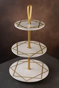 Présentoir à gâteaux élégant en métal doré et marbre Présentoir de service idéal pour les mariages, les fêtes, les cadeaux et la décoration intérieure - Product Image 2
