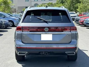 Volkswagen Atlas 2024 impecablemente limpio - Product Image 2