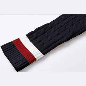 Pulls en tricot décontractés de printemps à col rond pour hommes de haute qualité couleur unie vente en gros Anti-rétrécissement avant Logo motif décoration - Product Image 3