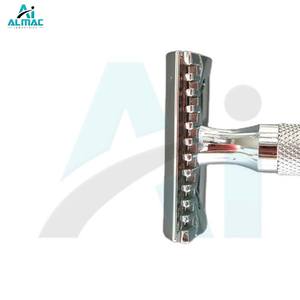 Maquinilla de afeitar de seguridad de acero inoxidable de alta calidad apta para viajes ALMAC con estuche protector Ideal para afeitarse en movimiento - Product Image 5