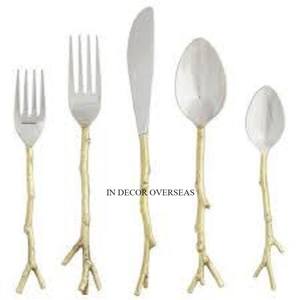 Juego de cubiertos de cuchara y cuchillo popular pulido brillante plateado de Metal de calidad lujosa con asas de diseñador únicas chapadas en oro - Product Image 1