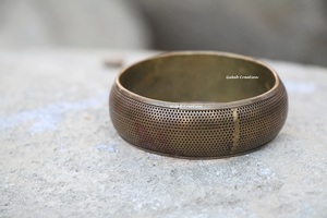 Brazalete de latón envejecido estilo Vintage 80s/90s, diseño de agujero perforado, ligero, hecho a mano, Retro, brazalete grueso, joyería para mujer - Product Image 3