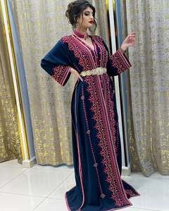 Robe de mariée traditionnelle en satin de qualité supérieure fabriquée à la main de style fête avec taille naturelle pour un look de mariage parfait - Product Image 1