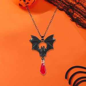 Collana pendente a pipistrello gotico da donna WCRAZYE alla moda di Halloween Victoria rilievo cammeo Dark vampiro strega gioielli - Product Image 4