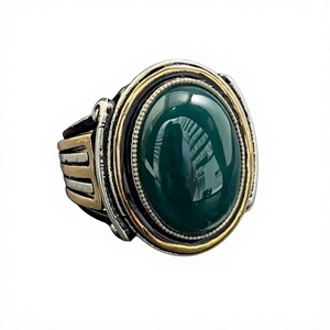 Anillo de Hombre de Plata de Ley 925 con Ágata Verde Ovalada, Hecho a Mano, Motivo de Columnas Griegas, Chapado en Oro de 18K, Piedra de Ágata Genuina - Product Image 1