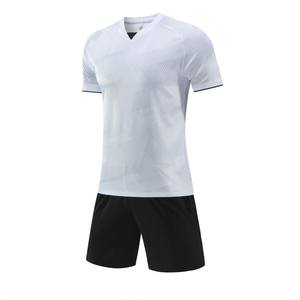 ชุดฟุตบอลแบบใหม่ปี 2025 ออกแบบเองได้ ชุดทีมฟุตบอลแบบซับลิเมชั่น ยูนิเซ็กซ์ ผ้าโพลีเอสเตอร์ 100% ระบายอากาศดี ขายส่ง - Product Image 3