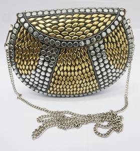 Sac à main rond en métal mosaïque pour femmes, tendance été 2024, sac à main / pochette / sac à main pour femmes, par le fournisseur indien Tyntra Inter - Product Image 1