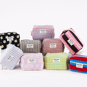 [Và cũng] Thời trang dễ thương Cube Pouch thiết kế nhỏ gọn trọng lượng nhẹ tổ chức cho chăm sóc da bàn chải lưu trữ Trọng lượng nhẹ Thiết kế bền - Product Image 1