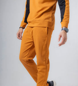 Nouvelle conception de survêtement d'hiver pour hommes, survêtement en tricot texturé jaune moutarde pour hommes, ensemble de survêtement avec manches contrastées, sweat-shirt et pantalon de jogging, OEM et ODM - Product Image 6