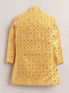 Sherwani traditionnel royal pour garçons en soie, robe de mariage et de fête avec des détails élégants - Product Image 3