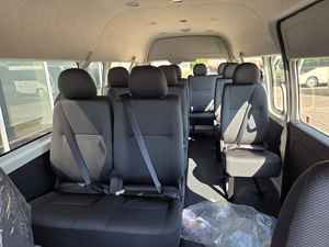 รถตู้โตโยต้าไฮเอซคอมมิวเตอร์มือสอง ปี 2025 - Product Image 2