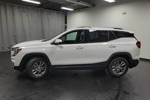 G-M-C Ter-rain SLT AWD d'occasion de 2024, modèle haut de gamme - Product Image 3