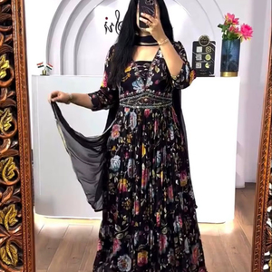 Broderie et tissu chinnon imprimé numériquement le long de la robe de couleur noire entièrement flair avec dupatta pour les mariages et les occasions de fêtes - Product Image 1