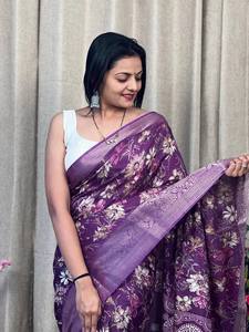 ชุดส่าหรีผ้าไหมโดลาพรีเมียม คอลเลคชั่นส่าหรีดีไซน์เก๋ พร้อมผ้าปาลูที่หรูหราและขอบปักดิ้นทอง เหมาะสำหรับงานแต่งงานของผู้หญิง - Product Image 2