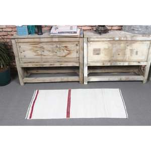 Alfombra pequeña vintage de 1.6x3.2 pies, alfombra turca blanca con lunares - Product Image 2