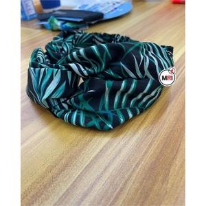 Elegante chal de algodón y poliéster para mujer, bufanda larga envolvente en Jungle Tree Monkey Animals Design Beach Sarong Style - Product Image 5