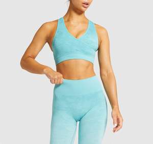 Ensemble de sport 2 pièces pour femmes, respirant, pour l'été, yoga, fitness, avec soutien-gorge de sport sans dos et short côtelé contrasté, vêtements de sport actifs pour la salle de sport - Product Image 6