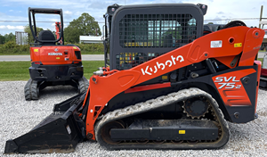 Chargeuse compacte sur chenilles Kubota SVL75-2 d'occasion, moteur diesel puissant, pompe performante, chargeuse compacte de taille moyenne pour la construction et l'aménagement paysager - Product Image 5