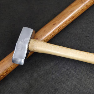 Marteau de maréchal-ferrant de vente chaude marteau de foulage robuste manche en bois acier au carbone pour le rainurage et la mise en forme des ongles - Product Image 1