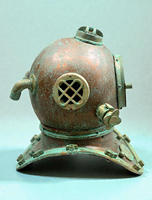 Casque de plongée vintage en laiton finition antique verte, objet décoratif |   Casque de plongée antique pour les profondeurs marines