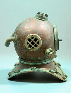 Casque de plongée vintage en laiton finition antique verte, objet décoratif |   Casque de plongée antique pour les profondeurs marines - Product Image 6