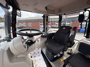 Tractor Usado Massey Ferguson MF 6715S 4WD para Uso Agrícola, Confiable y Listo para Trabajar - Product Image 6
