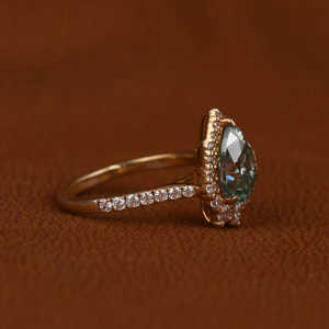 Elegante anillo de compromiso para mujer, ajuste de Halo clásico de oro de 14KT con corte de pera azul, anillos finos certificados por IGI de diamantes creados en laboratorio - Product Image 2