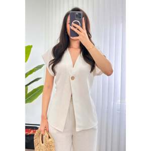ชุดเซ็ตสองชิ้นผ้าลินินสีสโตนแบบมีเข็มขัดติดกระดุมเม็ดเดียว - สีสโตน - Product Image 2