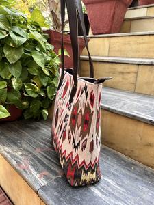 Bolso de hombro de cuero con estilo para mujer, bolso de mano tallado de piel de vaca desgastado, dos asas colgantes, uso diario - Product Image 4