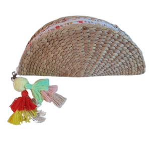 Pochette demi-lune en jacinthe d'eau avec glands colorés avec fermeture à glissière - Product Image 1