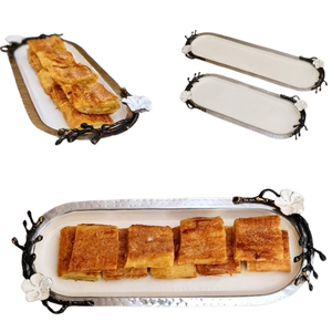 ถาดเสิร์ฟโลหะทนทาน พร้อมหูจับลายดอกไม้ ดีไซน์สร้างสรรค์ เหมาะสำหรับงานเทศกาล งานเลี้ยงอาหารค่ำ และงานจัดเลี้ยง - Product Image 1