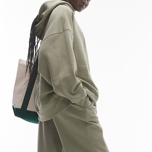 เสื้อมีฮู้ดสำหรับผู้หญิงคุณภาพระดับพรีเมียมใหม่เสื้อผ้าลำลองทรงหลวมเปิดไหล่ตกสีทึบพิมพ์ลายแบบกำหนดเอง - Product Image 2