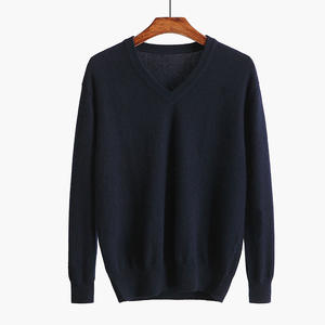 Suéteres de punto de Cachemira 100% para hombre, jerséis de punto con cuello en V de punto liso gris de manga larga personalizados - Product Image 2