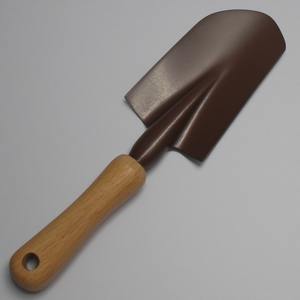 Sécateur décoratif en fer avec patine en bronze poli Travail artisanal offrant un accent décoratif pour les jardins extérieurs - Product Image 1