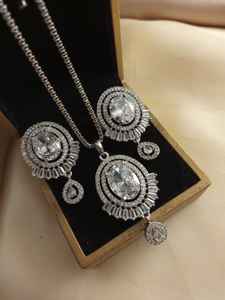 MANUFACTURER AND SUPPLIER JEWELRY SETS WHOLESALE STYLISH LUXURY JEWELRY SET FOR WOMEN PART WEAR WEDDING WEAR JEWELRY - Product Image 5