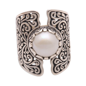 Bague cocktail en argent 925 faite à la main style Boho avec perle de culture blanche idéale pour les fêtes, les mariages, cadeau chrétien pour lui et elle - Product Image 1