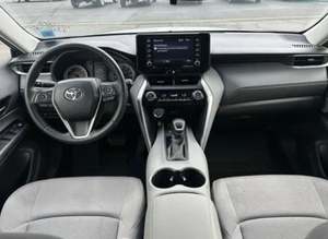 Venza 2022 avec caméra arrière, sièges en cuir, conduite à gauche - Voiture d'occasion - Product Image 4