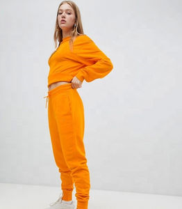 Traje Deportivo Femenino de Alta Calidad Hecho a Medida, con Logotipo Bordado, Último Diseño, Tallas Grandes, Moda de Invierno, Transpirable, Color Sólido - Product Image 4