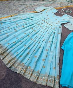 Fashion Fusion: estilo pakistaní Salwar Kameez: fusión de estilos tradicionales y modernos, creando una moda elegante y elegante - Product Image 4