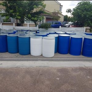 Tambor de Plástico a Precio de Fábrica en Venta, Barriles Resistentes Disponibles en Grandes Cantidades para Almacenamiento de Productos Químicos y Agua - Product Image 1