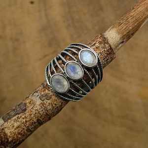 Southwest Design Faceted Moonstone y Diamond Silver Ring Bohemian Artisan Crafted para boda Venta caliente Joyería - Product Image 1