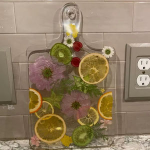 Planche à découper compacte en résine avec forme légère adaptée à la préparation rapide des repas et à l'utilisation du pique-nique - Product Image 1