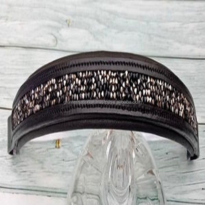 สายรัดคิ้วม้าหนังแท้สีดำงานแฮนด์เมด,สายรัดประดับหินคริสตัลหลากสี - Product Image 3