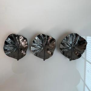 Bol en aluminium fait main classique et luxueux en forme de feuille pour fruits secs, utilisation de mariage, utilisation de fête, au prix le plus bas en Inde - Product Image 2